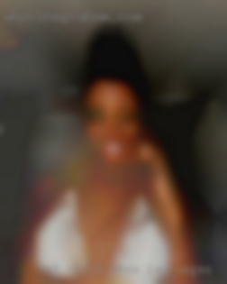 Hot chick whos Las Vegas cool and easy going.